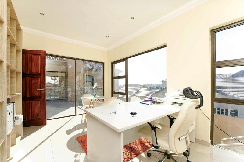 To Let 4 Bedroom Property for Rent in Cedar Creek Gauteng