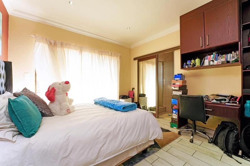 To Let 4 Bedroom Property for Rent in Cedar Creek Gauteng