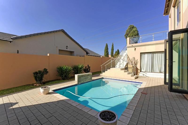 To Let 4 Bedroom Property for Rent in Cedar Creek Gauteng