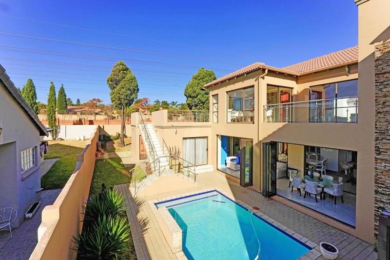 To Let 4 Bedroom Property for Rent in Cedar Creek Gauteng