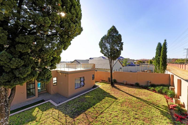 To Let 4 Bedroom Property for Rent in Cedar Creek Gauteng