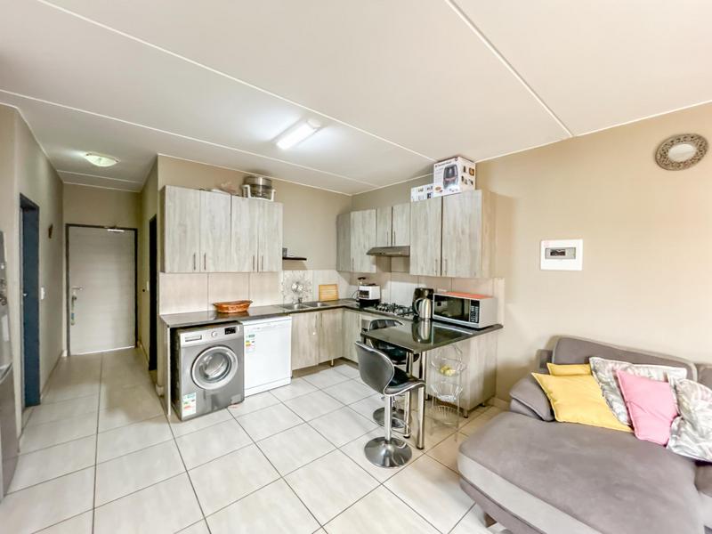 2 Bedroom Property for Sale in Glen Austin Gauteng