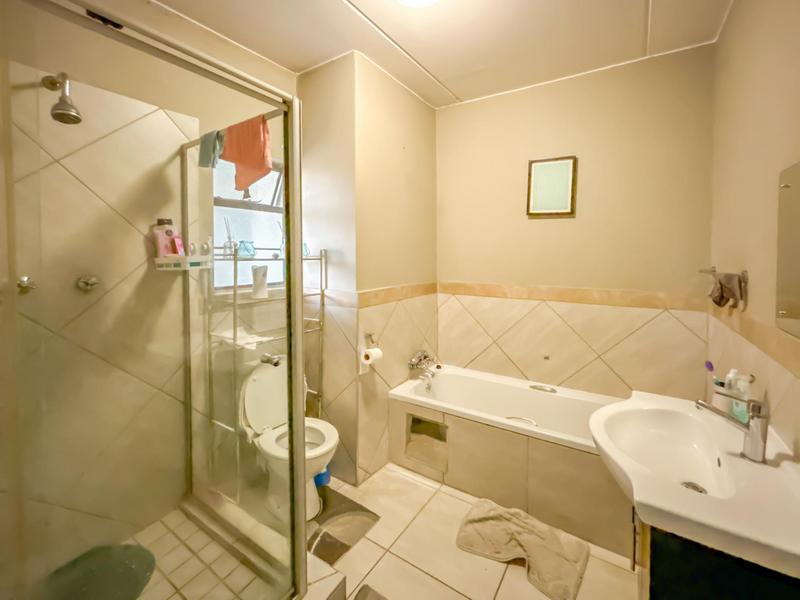 2 Bedroom Property for Sale in Glen Austin Gauteng
