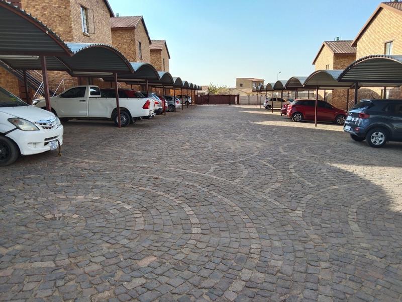 2 Bedroom Property for Sale in Olievenhoutbosch Gauteng