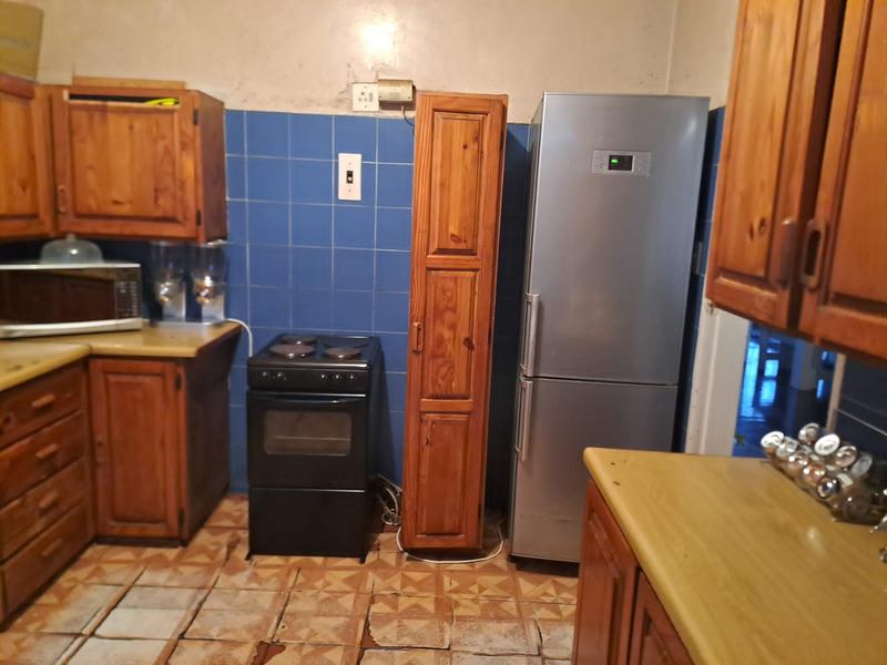 To Let 3 Bedroom Property for Rent in Florida Lake Gauteng