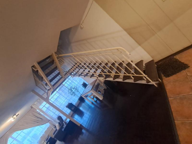 To Let 3 Bedroom Property for Rent in Florida Lake Gauteng