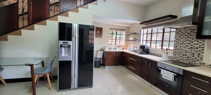 6 Bedroom Property for Sale in Glenvista Gauteng