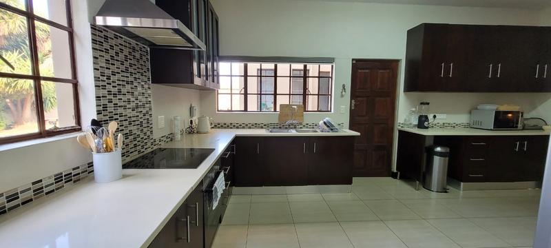 6 Bedroom Property for Sale in Glenvista Gauteng