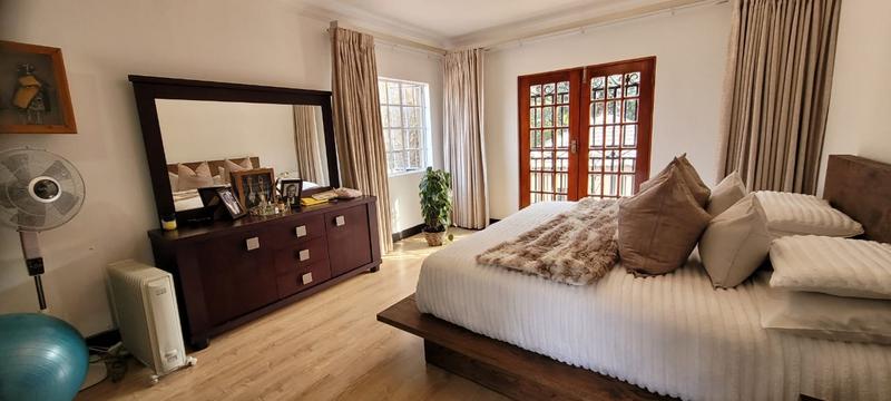 6 Bedroom Property for Sale in Glenvista Gauteng