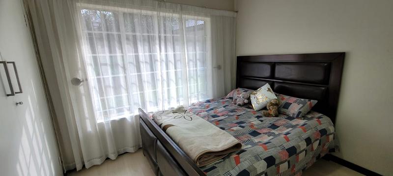 6 Bedroom Property for Sale in Glenvista Gauteng