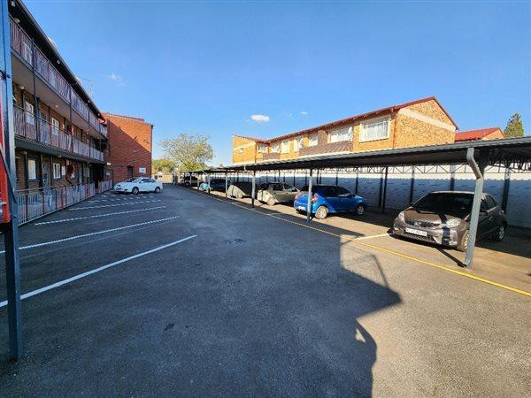 1 Bedroom Property for Sale in New Redruth Gauteng