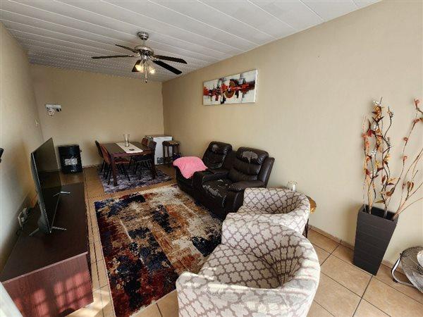 1 Bedroom Property for Sale in New Redruth Gauteng