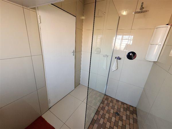 1 Bedroom Property for Sale in New Redruth Gauteng