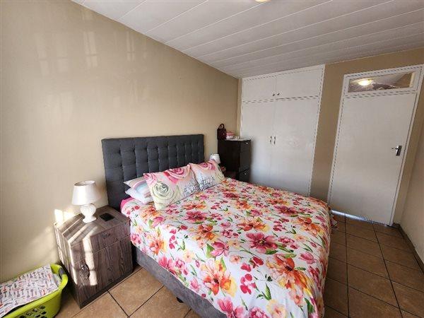 1 Bedroom Property for Sale in New Redruth Gauteng