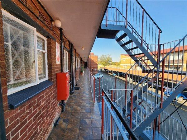 1 Bedroom Property for Sale in New Redruth Gauteng