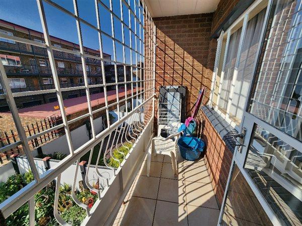 1 Bedroom Property for Sale in New Redruth Gauteng