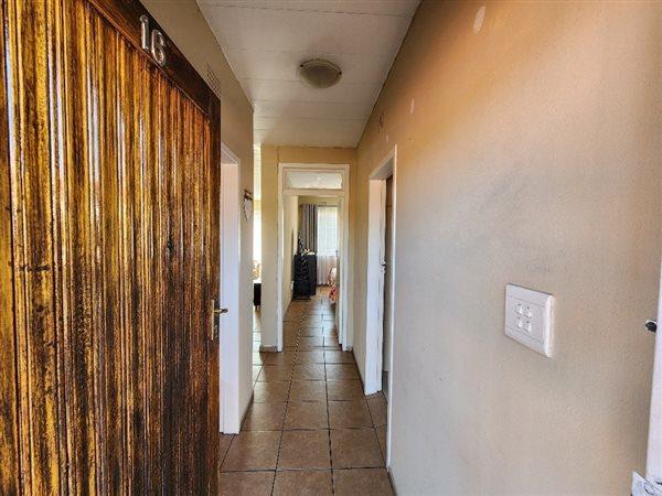 1 Bedroom Property for Sale in New Redruth Gauteng