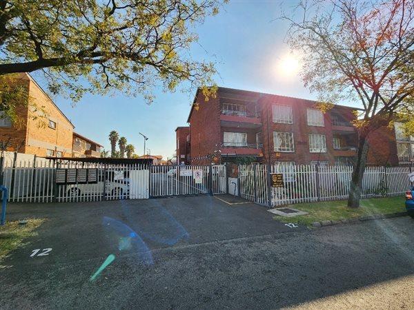 1 Bedroom Property for Sale in New Redruth Gauteng