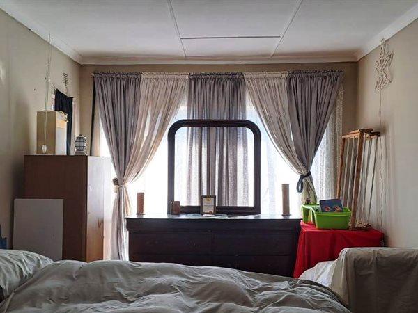 1 Bedroom Property for Sale in New Redruth Gauteng
