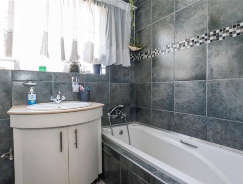 3 Bedroom Property for Sale in Eden Glen Gauteng