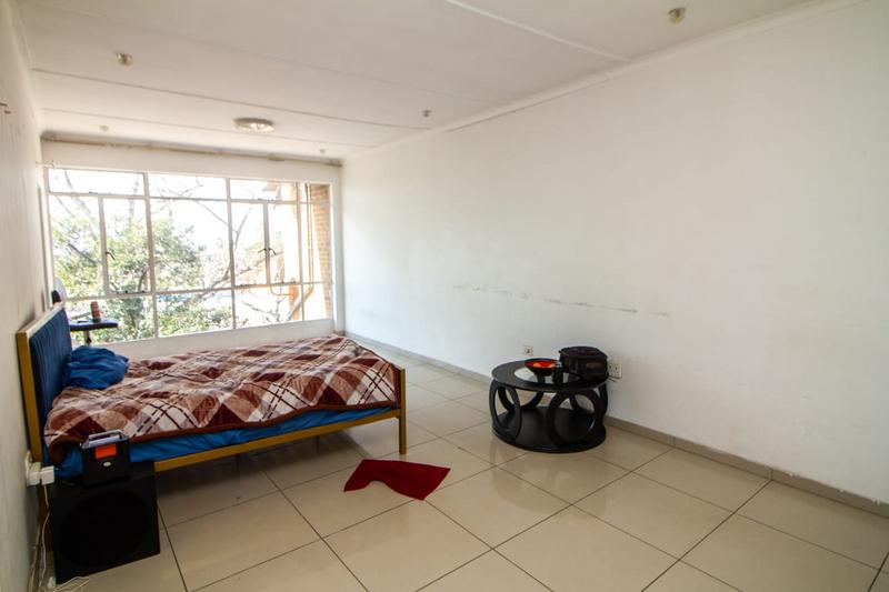 1 Bedroom Property for Sale in Kew Gauteng