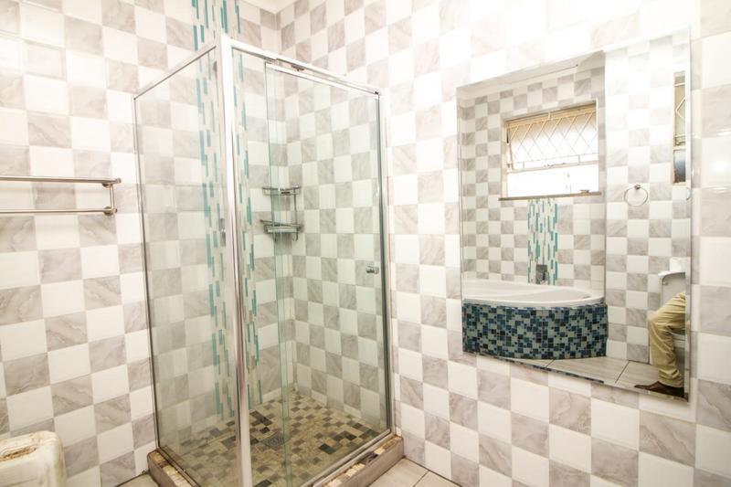 1 Bedroom Property for Sale in Kew Gauteng