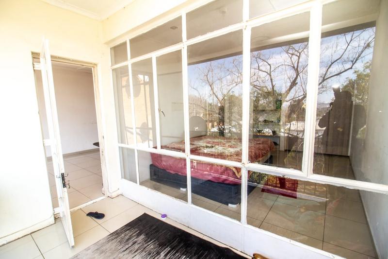 1 Bedroom Property for Sale in Kew Gauteng