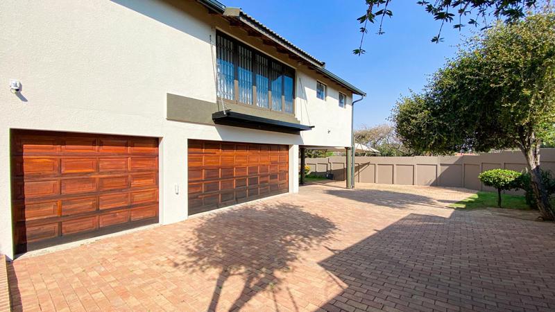 6 Bedroom Property for Sale in Marais Steyn Park Gauteng