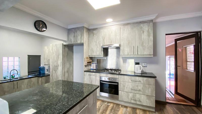 6 Bedroom Property for Sale in Marais Steyn Park Gauteng