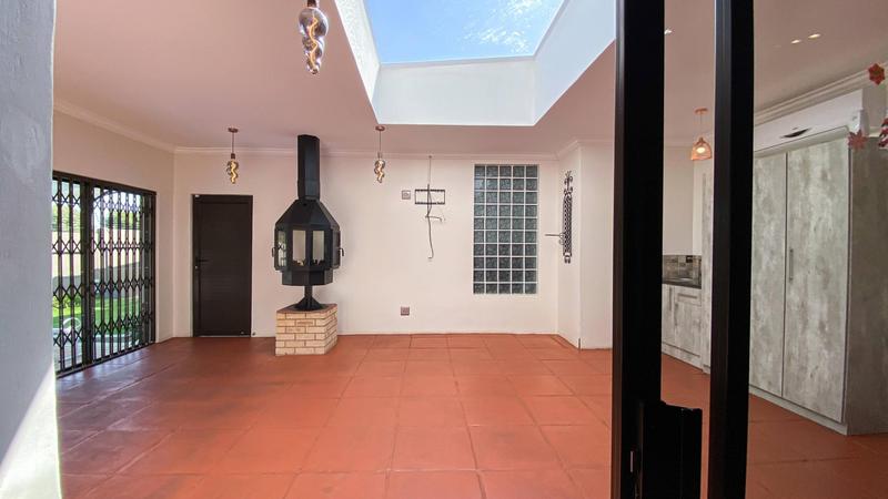 6 Bedroom Property for Sale in Marais Steyn Park Gauteng