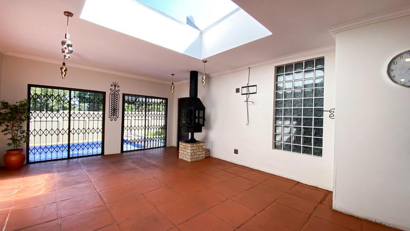 6 Bedroom Property for Sale in Marais Steyn Park Gauteng