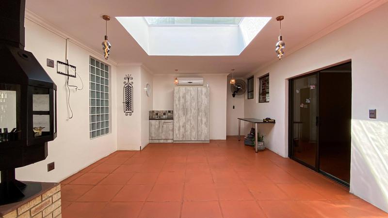 6 Bedroom Property for Sale in Marais Steyn Park Gauteng