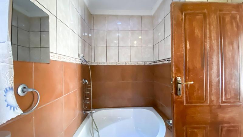 6 Bedroom Property for Sale in Marais Steyn Park Gauteng