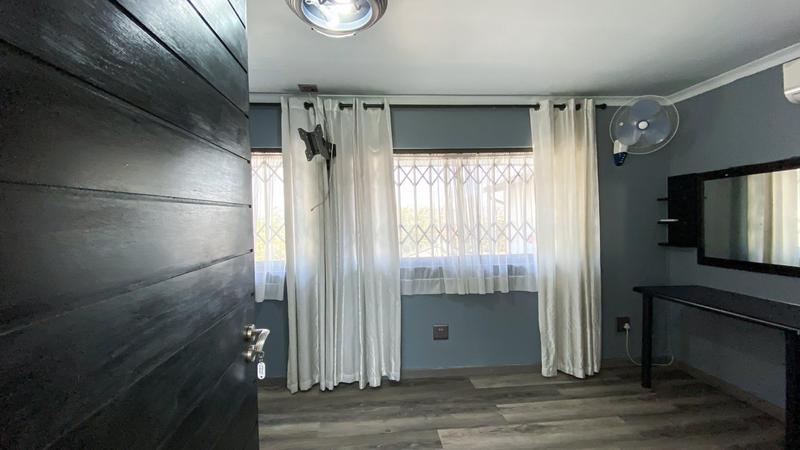 6 Bedroom Property for Sale in Marais Steyn Park Gauteng