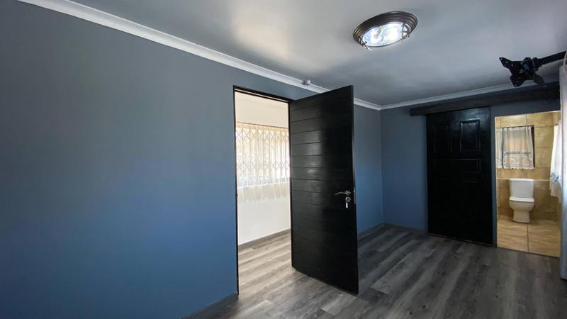 6 Bedroom Property for Sale in Marais Steyn Park Gauteng