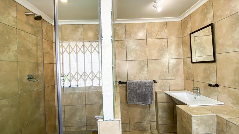 6 Bedroom Property for Sale in Marais Steyn Park Gauteng