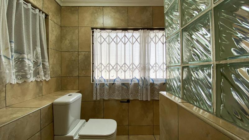 6 Bedroom Property for Sale in Marais Steyn Park Gauteng