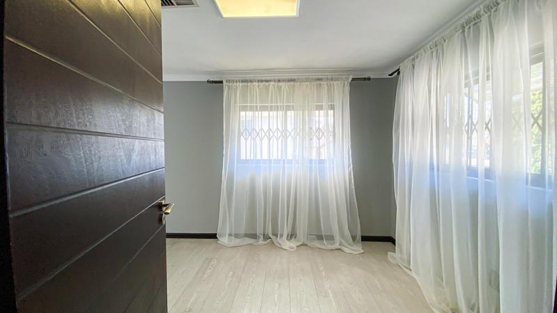 6 Bedroom Property for Sale in Marais Steyn Park Gauteng