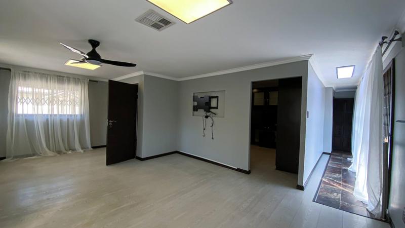 6 Bedroom Property for Sale in Marais Steyn Park Gauteng