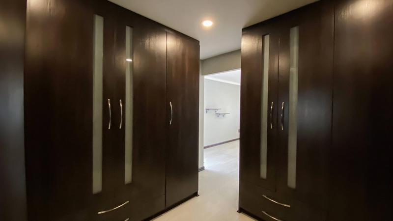 6 Bedroom Property for Sale in Marais Steyn Park Gauteng