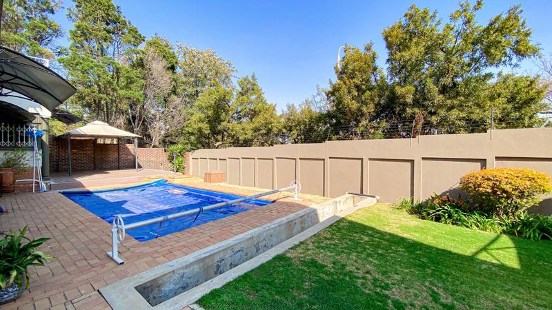 6 Bedroom Property for Sale in Marais Steyn Park Gauteng