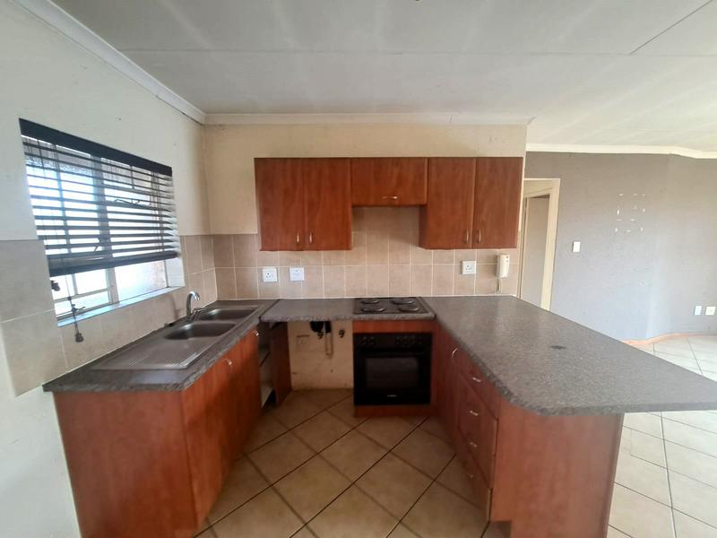 2 Bedroom Property for Sale in Heuweloord Gauteng
