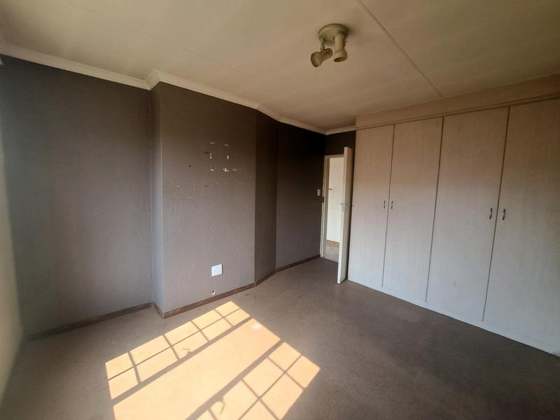2 Bedroom Property for Sale in Heuweloord Gauteng