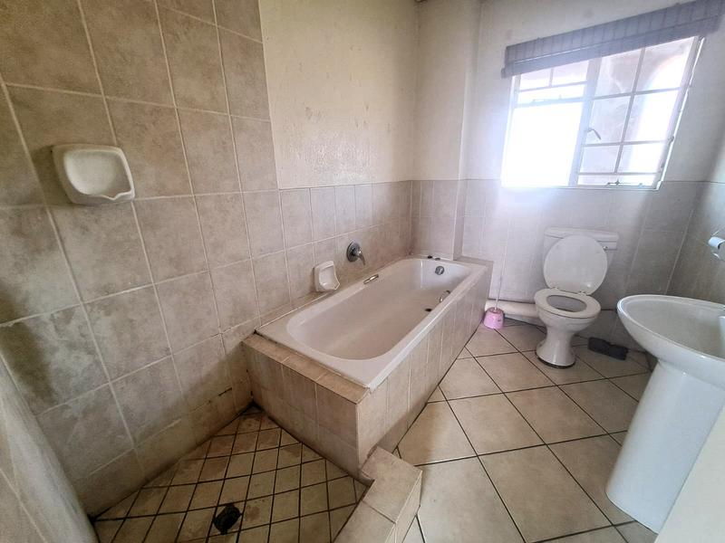 2 Bedroom Property for Sale in Heuweloord Gauteng