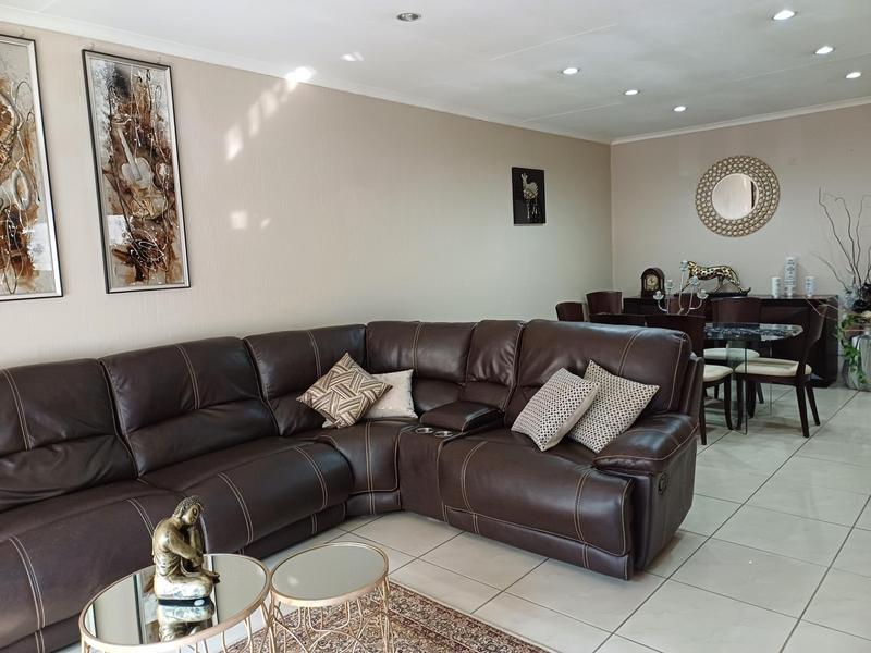 To Let 2 Bedroom Property for Rent in Morning Hill Gauteng