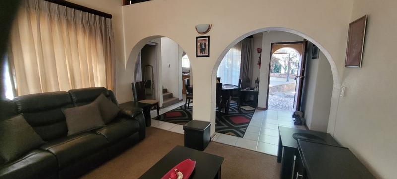 3 Bedroom Property for Sale in Glenvista Gauteng