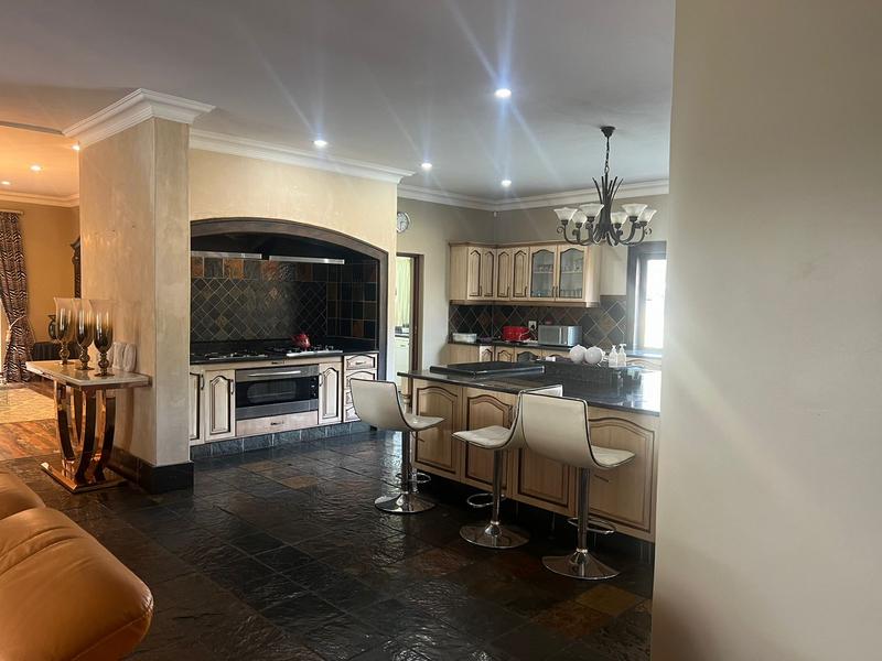 6 Bedroom Property for Sale in Mooikloof Gauteng