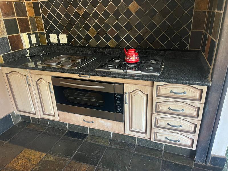 6 Bedroom Property for Sale in Mooikloof Gauteng