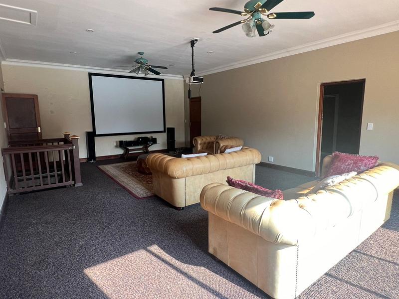 6 Bedroom Property for Sale in Mooikloof Gauteng