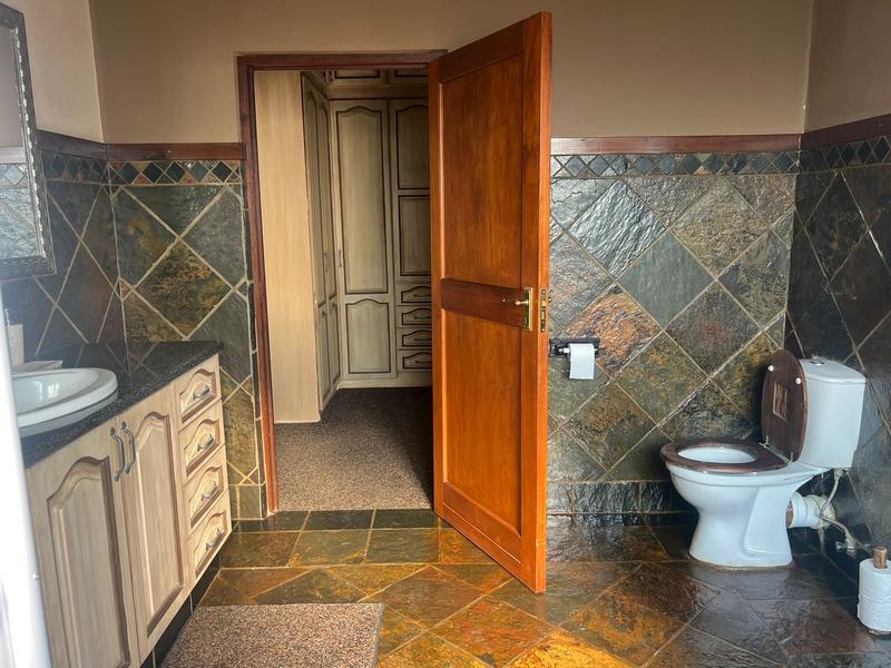 6 Bedroom Property for Sale in Mooikloof Gauteng